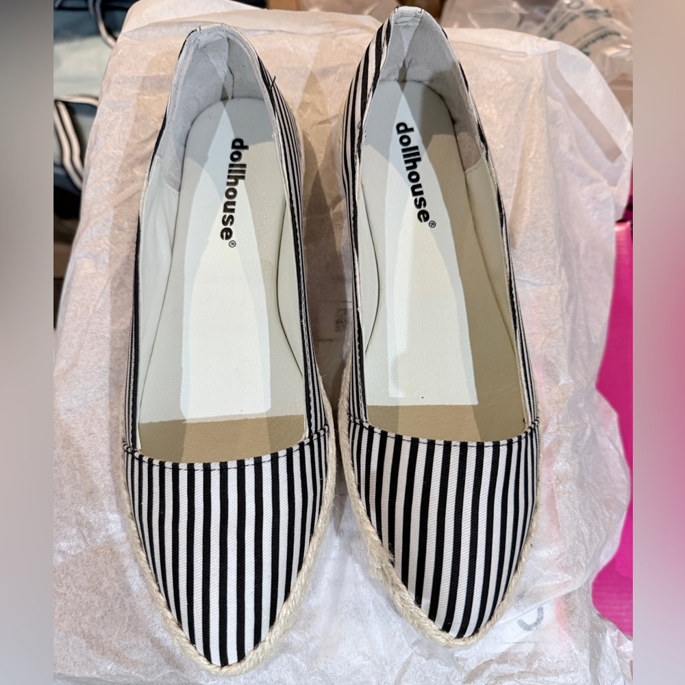 BNWT Dollhouse Black and White Striped Espadrilles Flats